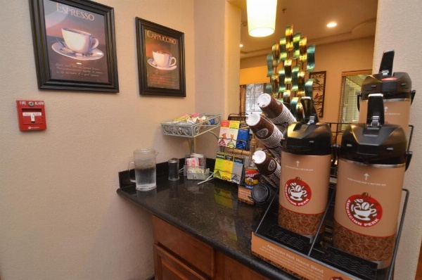 AmericInn by Wyndham Des Moines Airport image 27